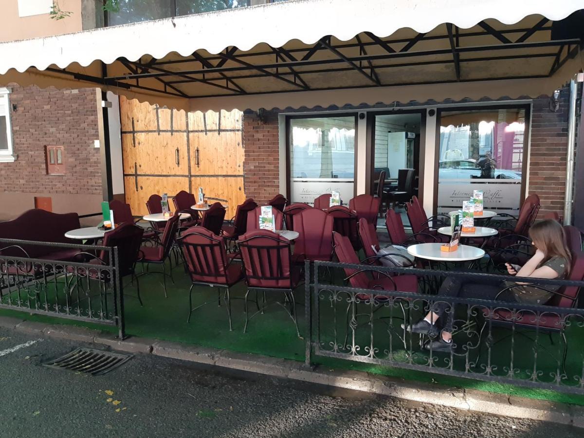 Bed&Breakfast Intermezzo Caffe Kikinda Luaran gambar