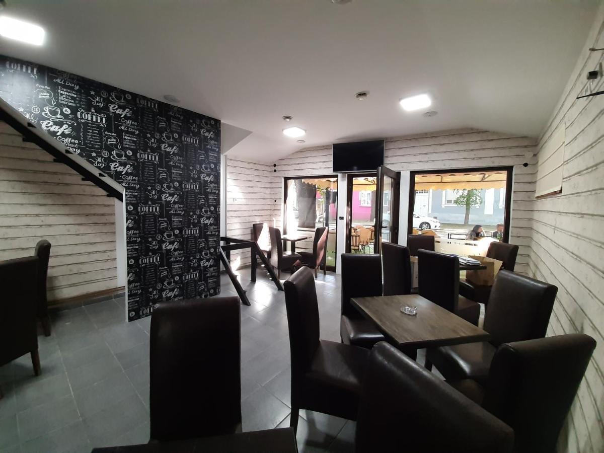 Bed&Breakfast Intermezzo Caffe Kikinda Luaran gambar