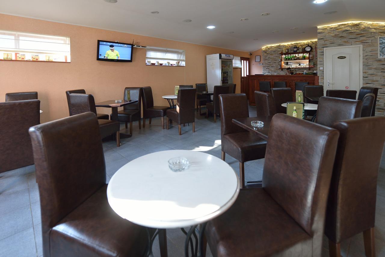 Bed&Breakfast Intermezzo Caffe Kikinda Luaran gambar