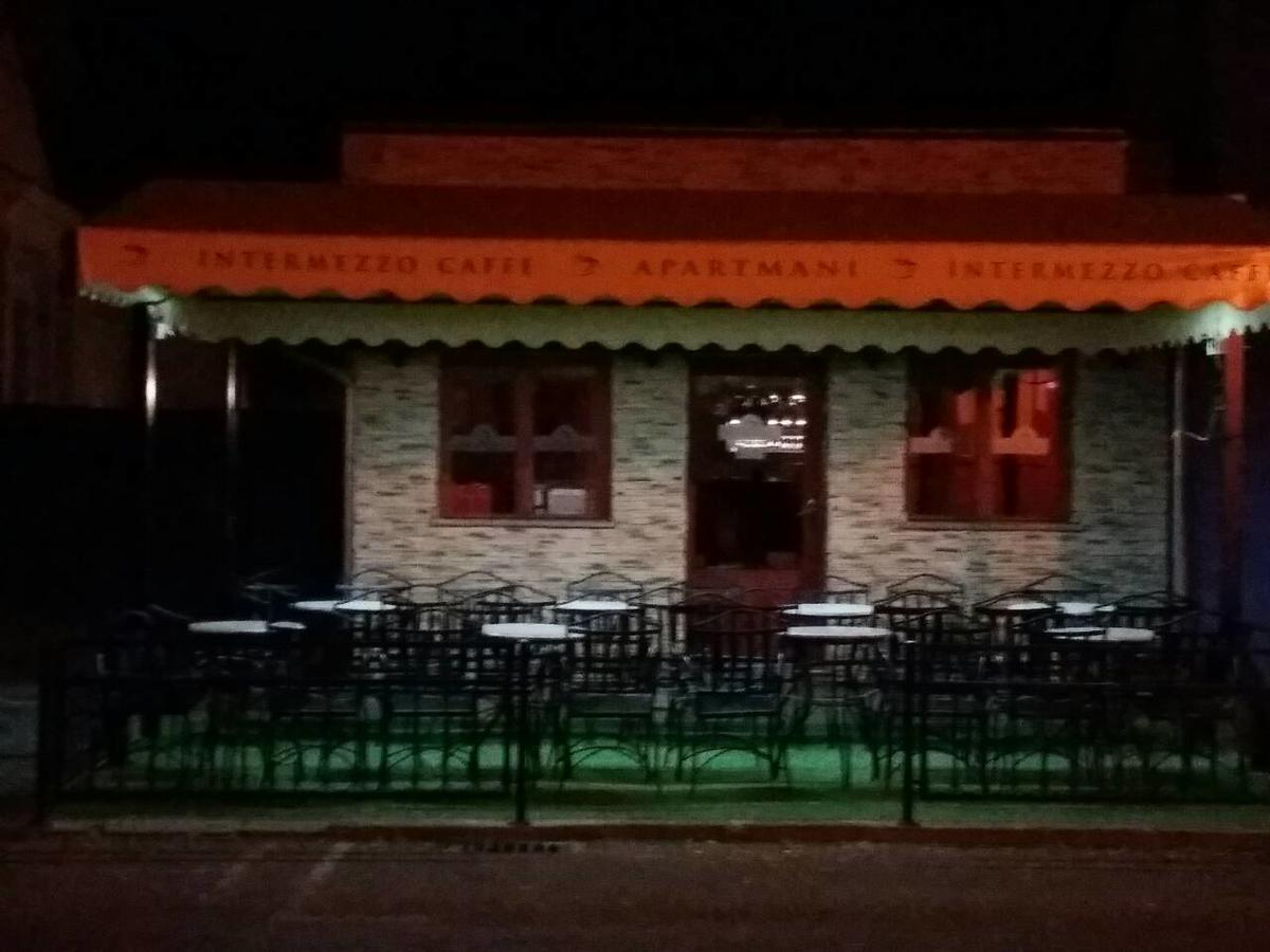 Bed&Breakfast Intermezzo Caffe Kikinda Luaran gambar
